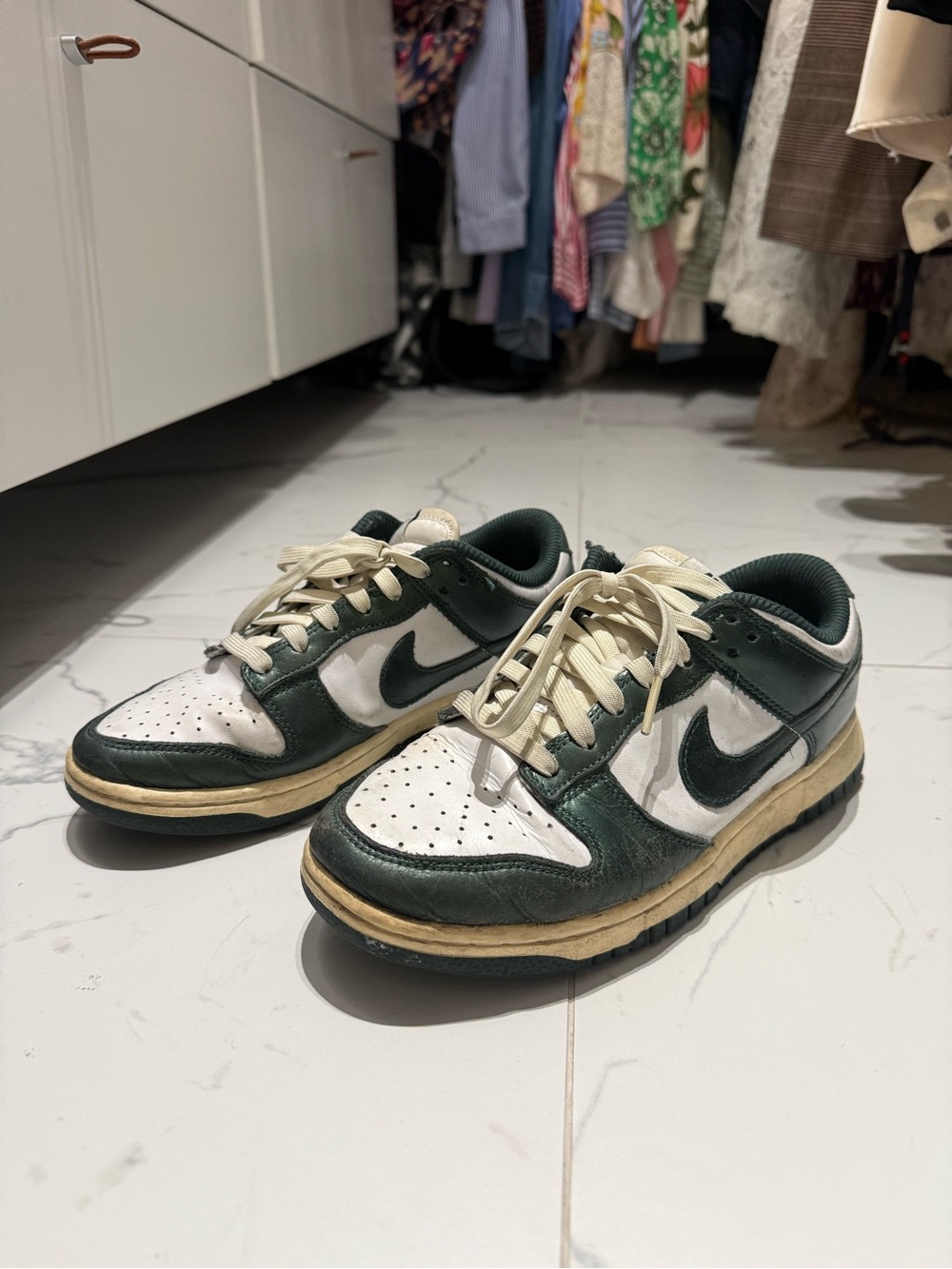 Nike Low-Top Sneakers in White and Dark Green